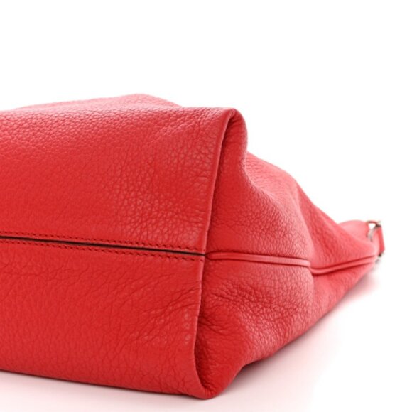 💲1️⃣4️⃣0️⃣0️⃣ FENDI Pebbled Calfskin Small Closure Tote - Picture 4 of 10